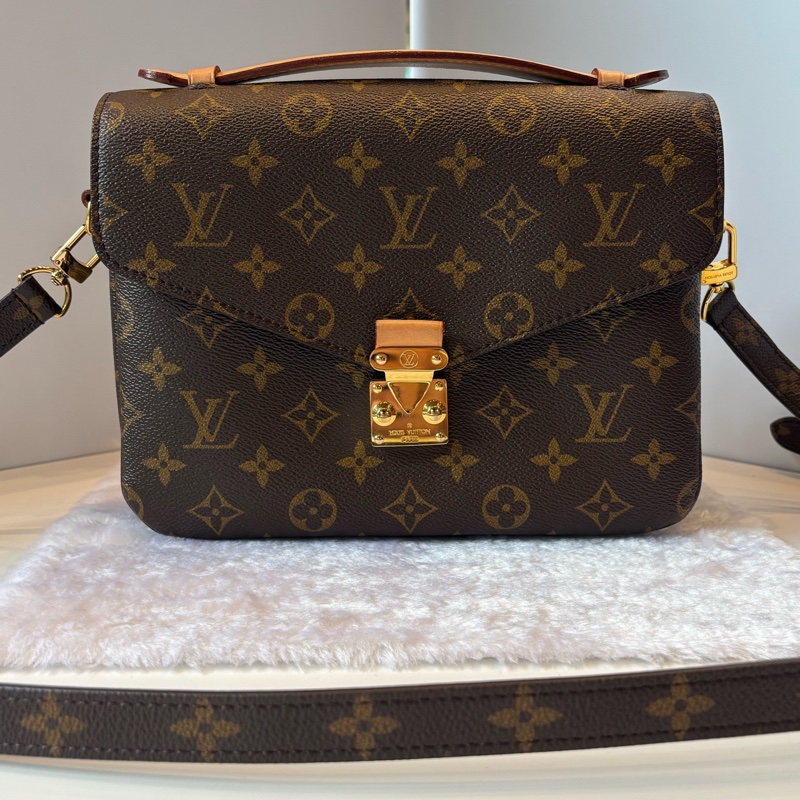 路易威登/LV 經典老花金扣 郵差包20年 98新-0