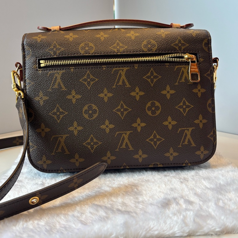 路易威登/LV 經典老花金扣 郵差包20年 98新-1