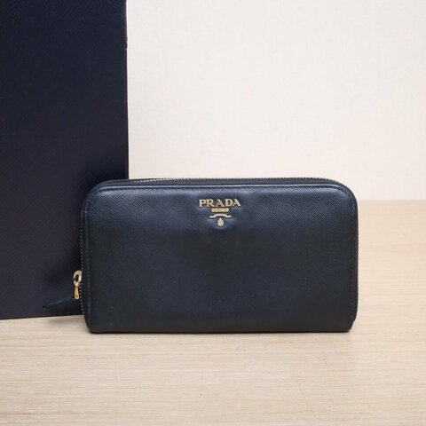 PRADA 黑色牛皮長款拉鏈錢包肩背包