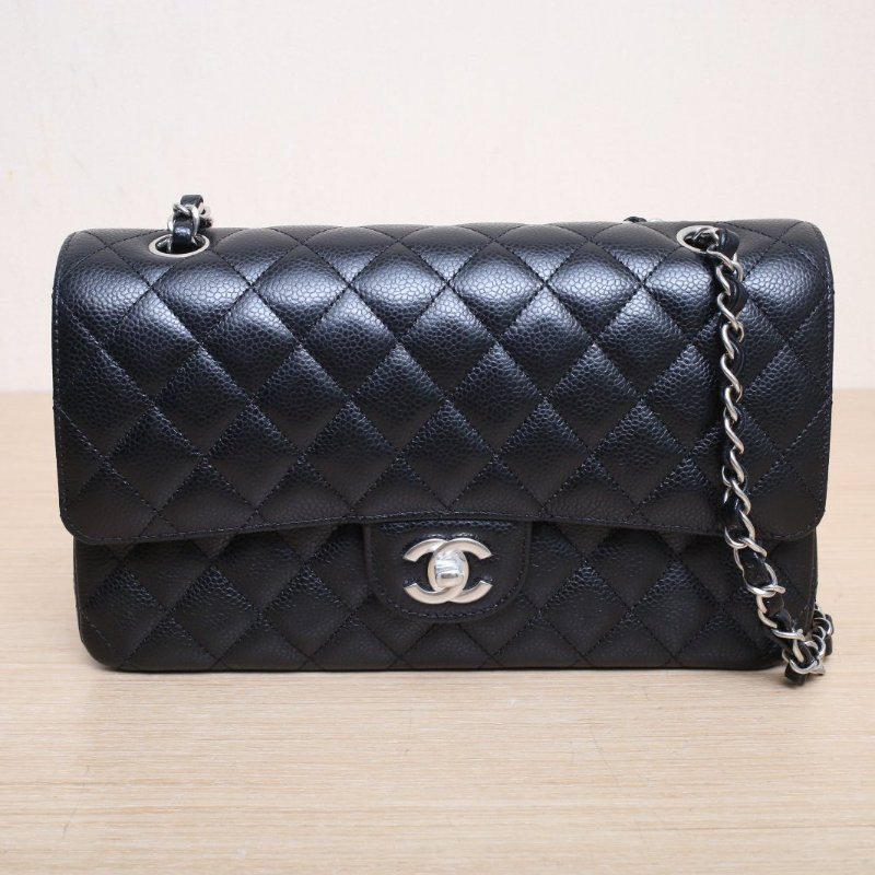 CHANEL CF口蓋包中號25.5黑色荔枝牛皮晶片開銀扣肩背包-1