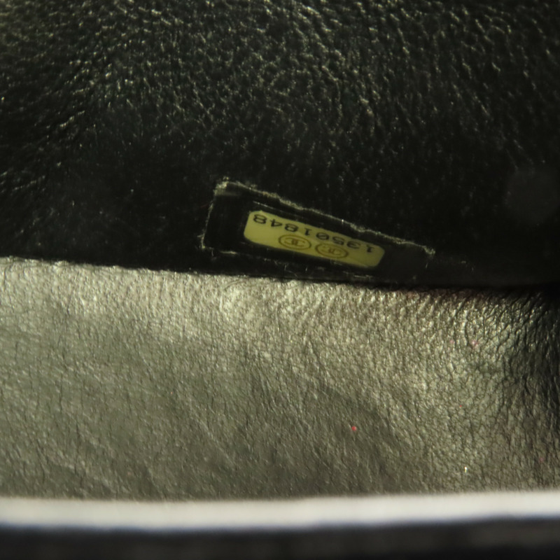 CHANEL 牛皮皮革Classic 23銀扣鏈帶肩背袋-8