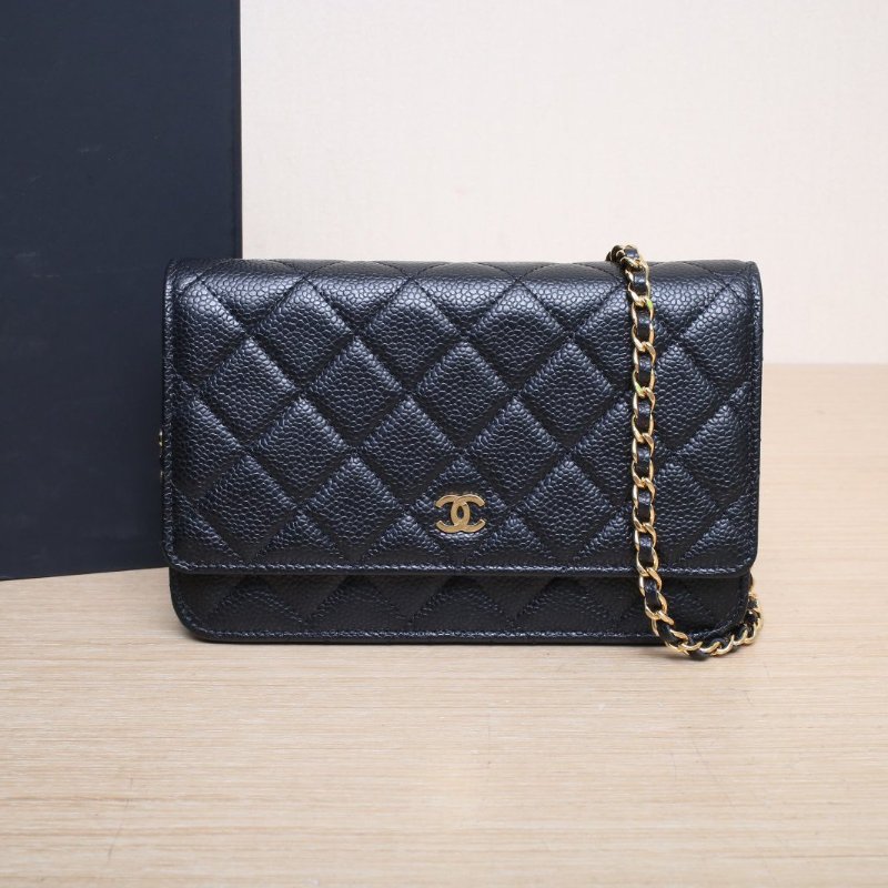 CHANEL CFWOC19晶片開黑色荔枝牛皮金扣肩背包-0