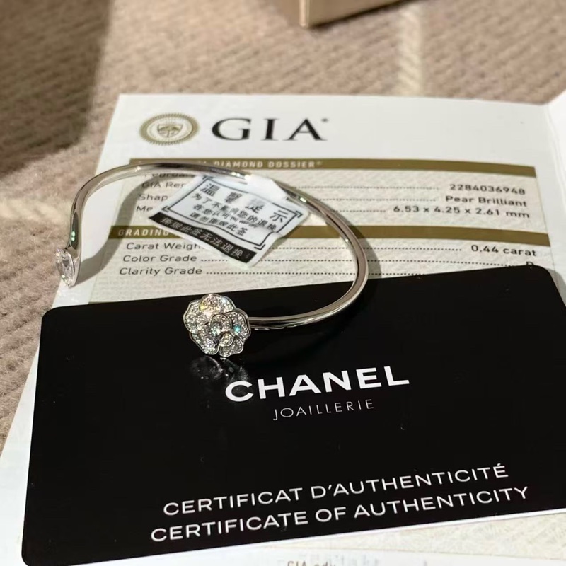 Chanel香奈兒Camelia系列白金滿鑽山茶花開口手鐲Xs 碼,合適15~16手腕,鑲嵌一顆40分水滴鑽,2025購入-2