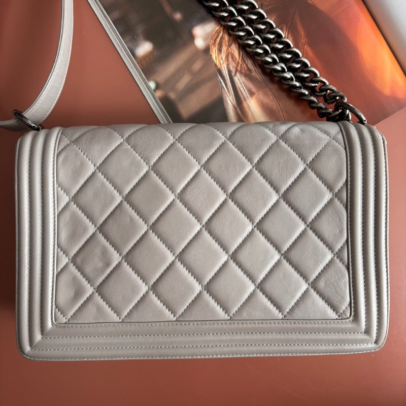 ::CHANEL:: BOY 28 限量款灰色菱格羊皮金釦 金鍊肩背斜背包-2