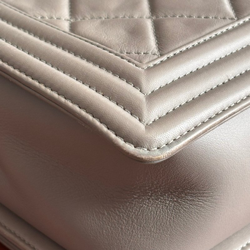 ::CHANEL:: BOY 28 限量款灰色菱格羊皮金釦 金鍊肩背斜背包-6