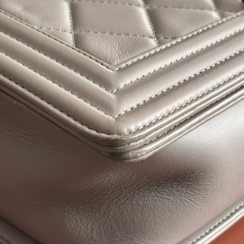 ::CHANEL:: BOY 28 限量款灰色菱格羊皮金釦 金鍊肩背斜背包-8