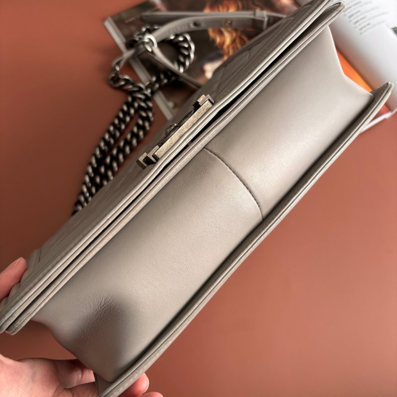 ::CHANEL:: BOY 28 限量款灰色菱格羊皮金釦 金鍊肩背斜背包-9