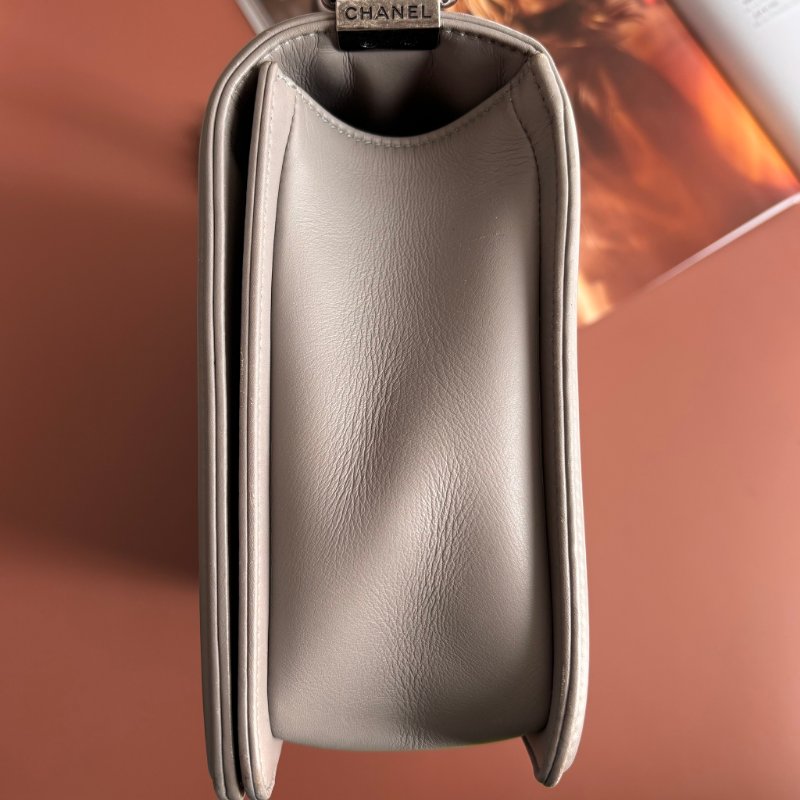 ::CHANEL:: BOY 28 限量款灰色菱格羊皮金釦 金鍊肩背斜背包-18