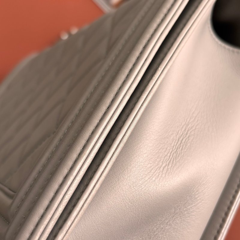 ::CHANEL:: BOY 28 限量款灰色菱格羊皮金釦 金鍊肩背斜背包-21