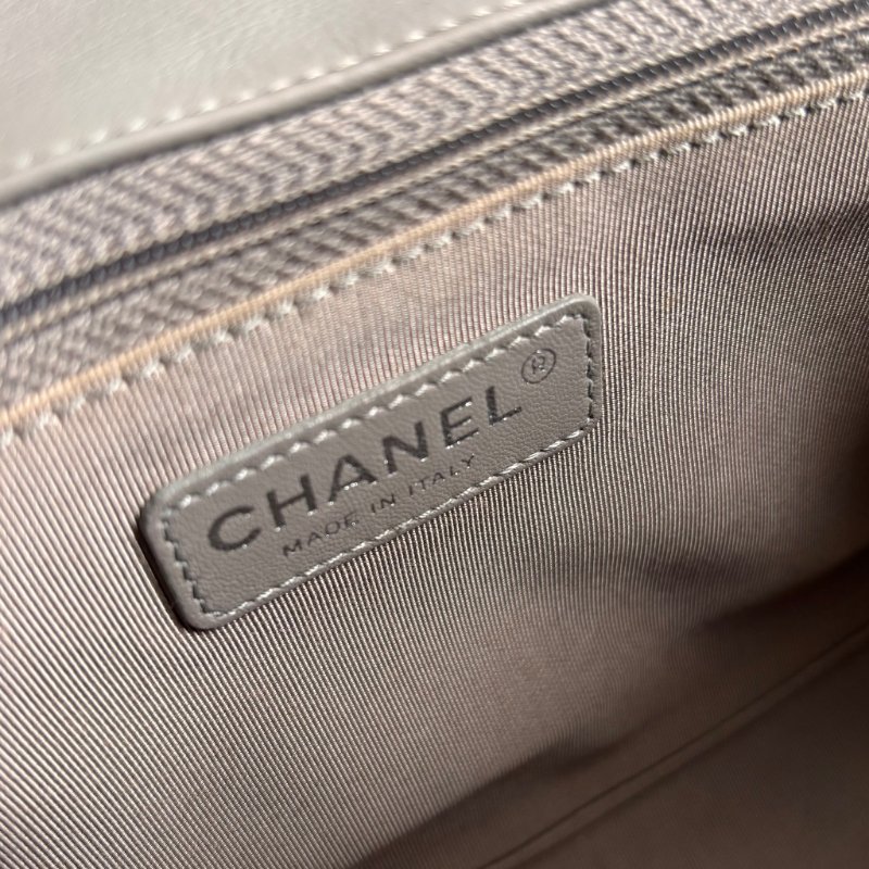 ::CHANEL:: BOY 28 限量款灰色菱格羊皮金釦 金鍊肩背斜背包-37