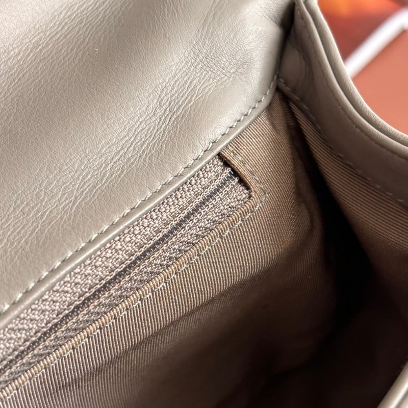 ::CHANEL:: BOY 28 限量款灰色菱格羊皮金釦 金鍊肩背斜背包-39