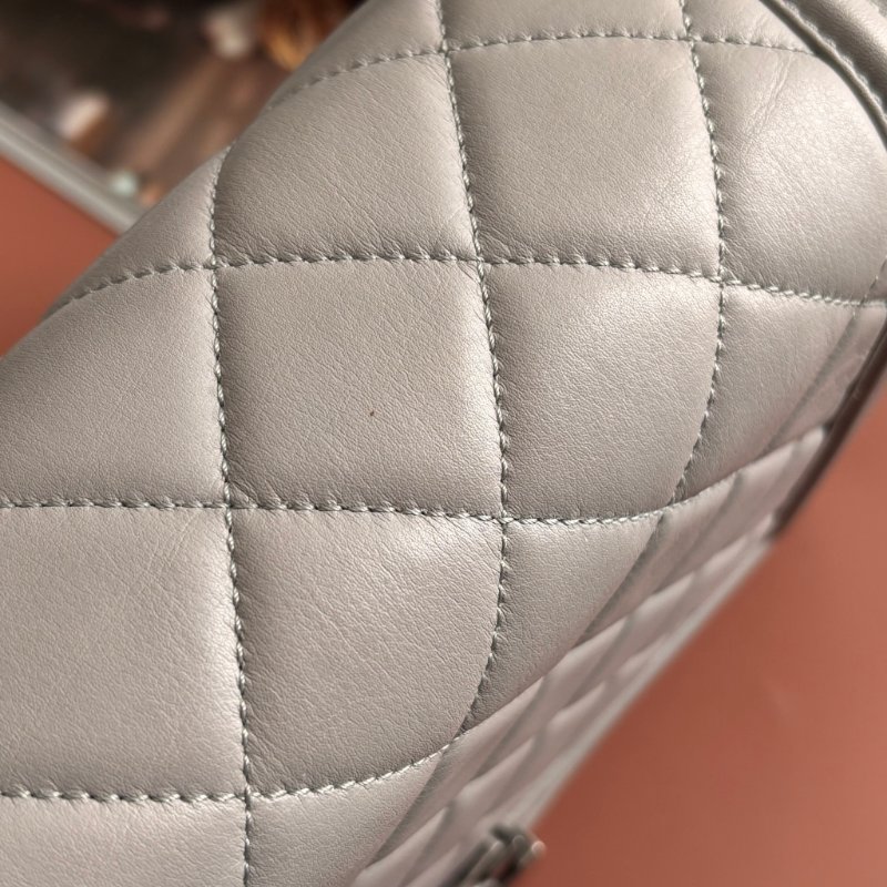 ::CHANEL:: BOY 28 限量款灰色菱格羊皮金釦 金鍊肩背斜背包-45