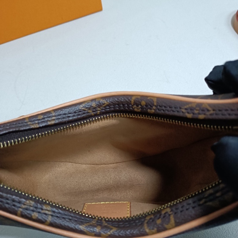 Louis Vuitton月亮包 98 新-5