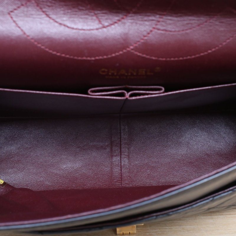 CHANEL 2.55口蓋包MAXI31.5黑色牛皮17開金扣肩背包-4