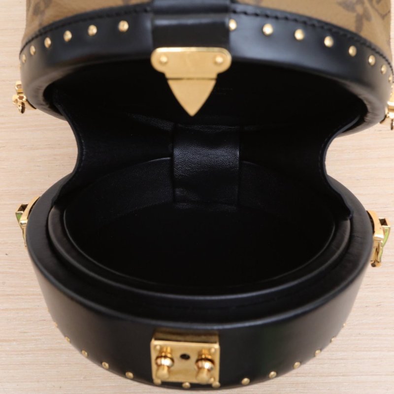 LOUIS VUITTON 老花PVC金扣2017Petitnoe秀款水桶肩背包-3