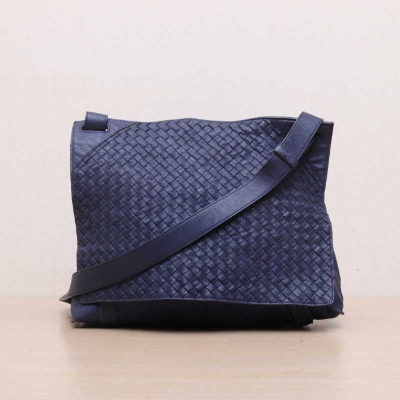 BOTTEGA VENETA 藍色牛皮鎢鋼扣編織斜跨單肩包肩背包-1