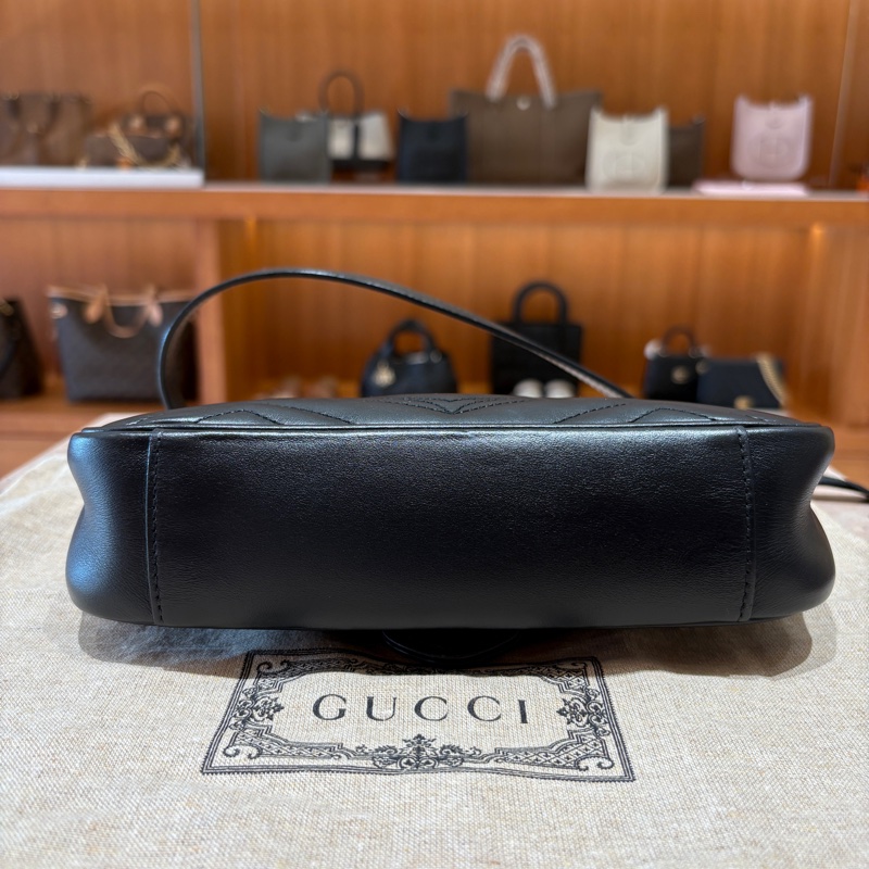 【近全新收藏級】Gucci GG Marmont Jumbi 金鍊肩背包｜黑色小牛皮絎縫設計｜雙背法實用百搭｜高保值經典款-2
