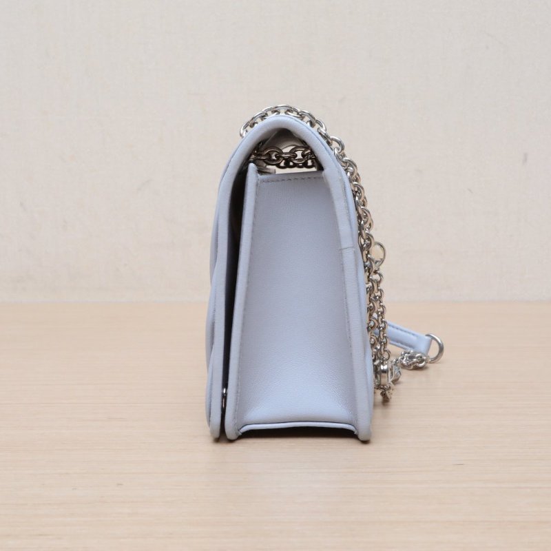 MIU MIU 淺藍色羊皮Matelasse系列褶皺金屬LOGO標誌水晶鏈條斜挎包新款肩背包-3