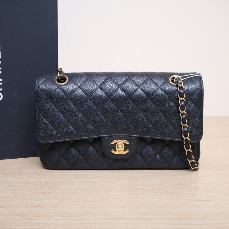 CHANEL CF口蓋包中號25.5黑色荔枝牛皮28開金扣肩背包-0