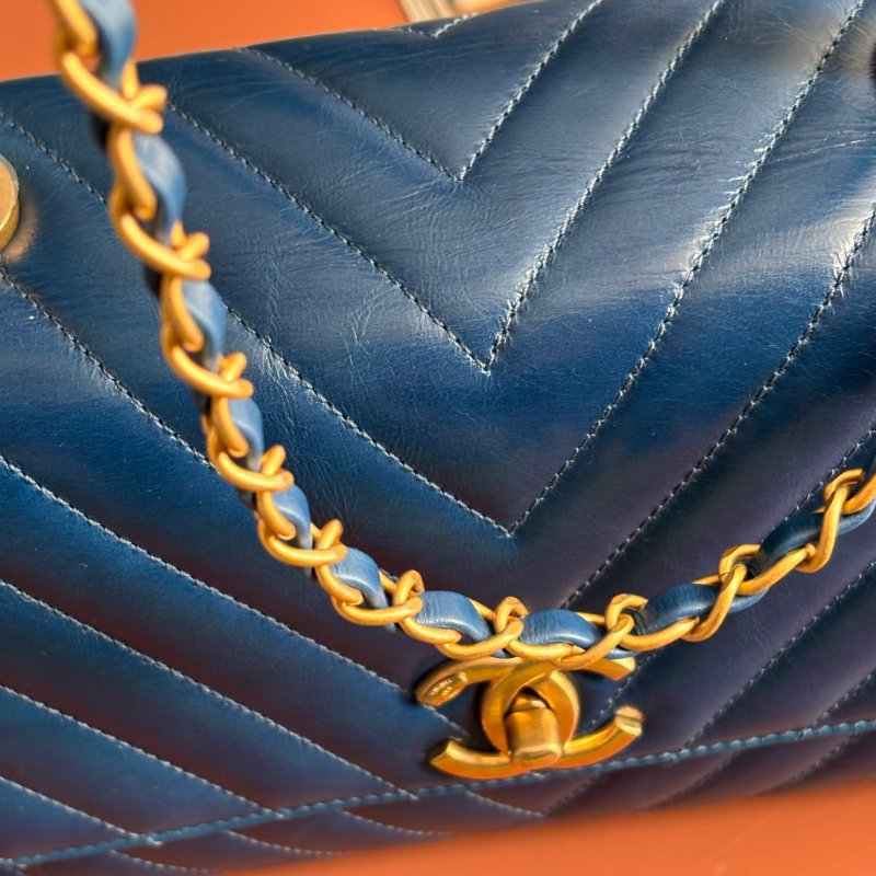 ::CHANEL:: 藍色牛皮山型紋 CocoHandle 28 手提 斜背 兩用包-18