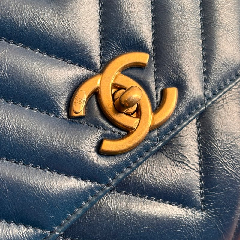 ::CHANEL:: 藍色牛皮山型紋 CocoHandle 28 手提 斜背 兩用包-19