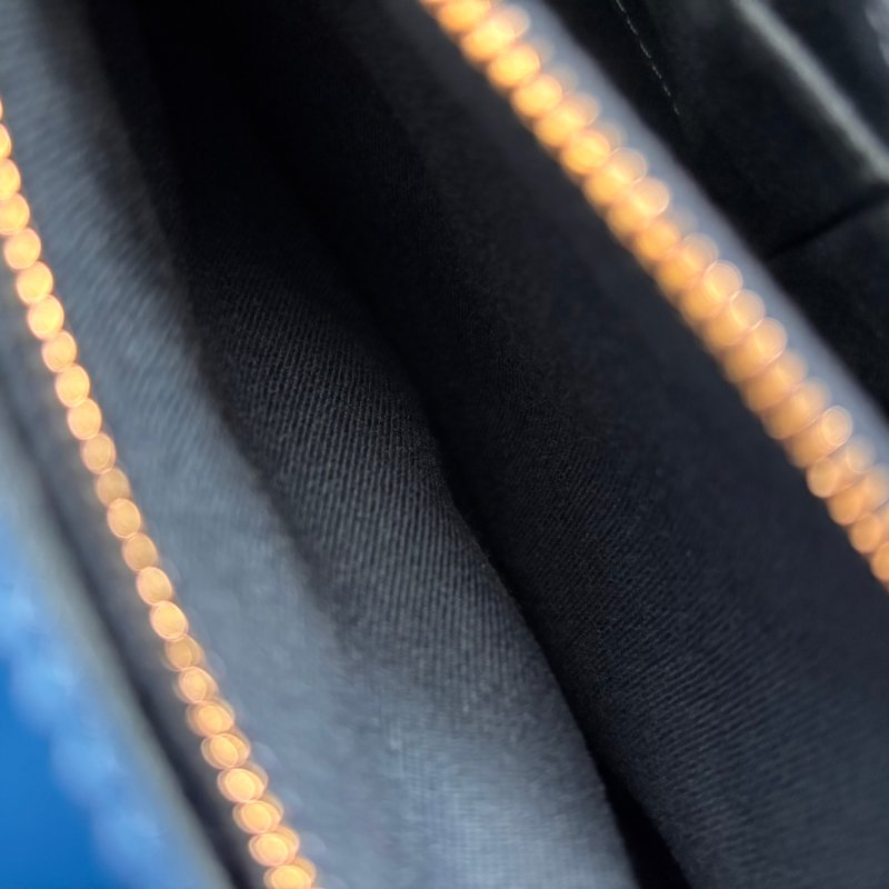 ::CHANEL:: 藍色牛皮山型紋 CocoHandle 28 手提 斜背 兩用包-32