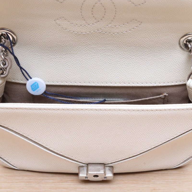 CHANEL 白色荔枝牛皮23開銀扣古巴金屬雙C翻蓋包肩背包-2