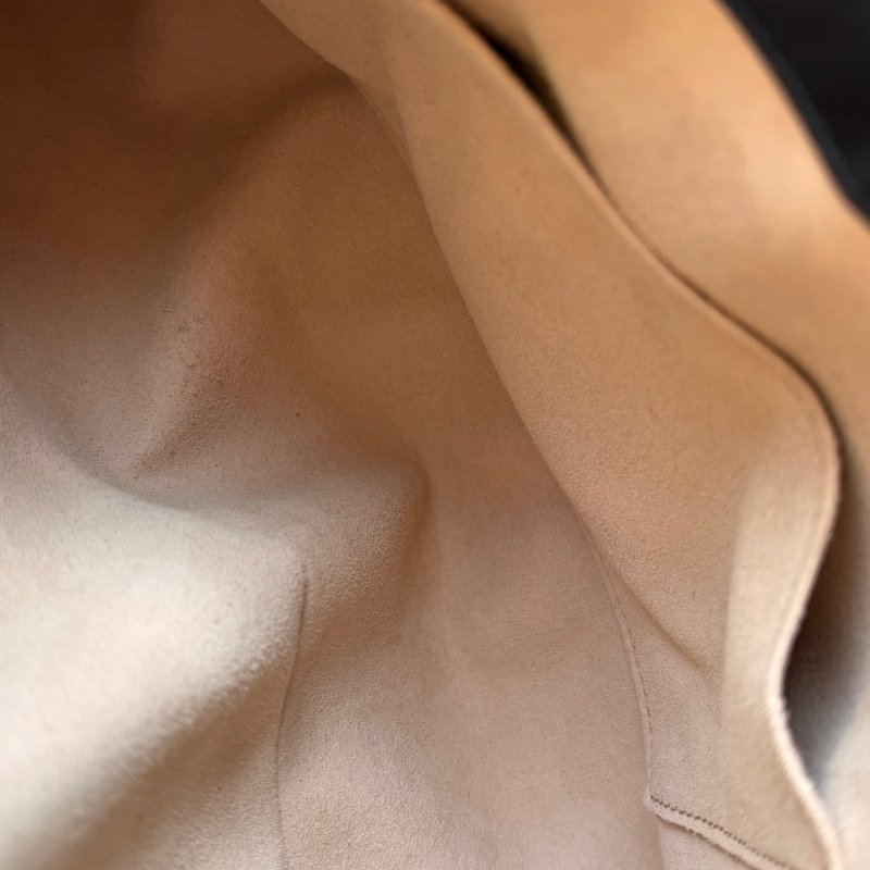 ::GUCCI:: 金屬GG Marmont 黑色皮革肩背包 斜背包 中號31公分-25