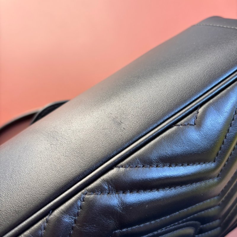 ::GUCCI:: 金屬GG Marmont 黑色皮革肩背包 斜背包 中號31公分-30