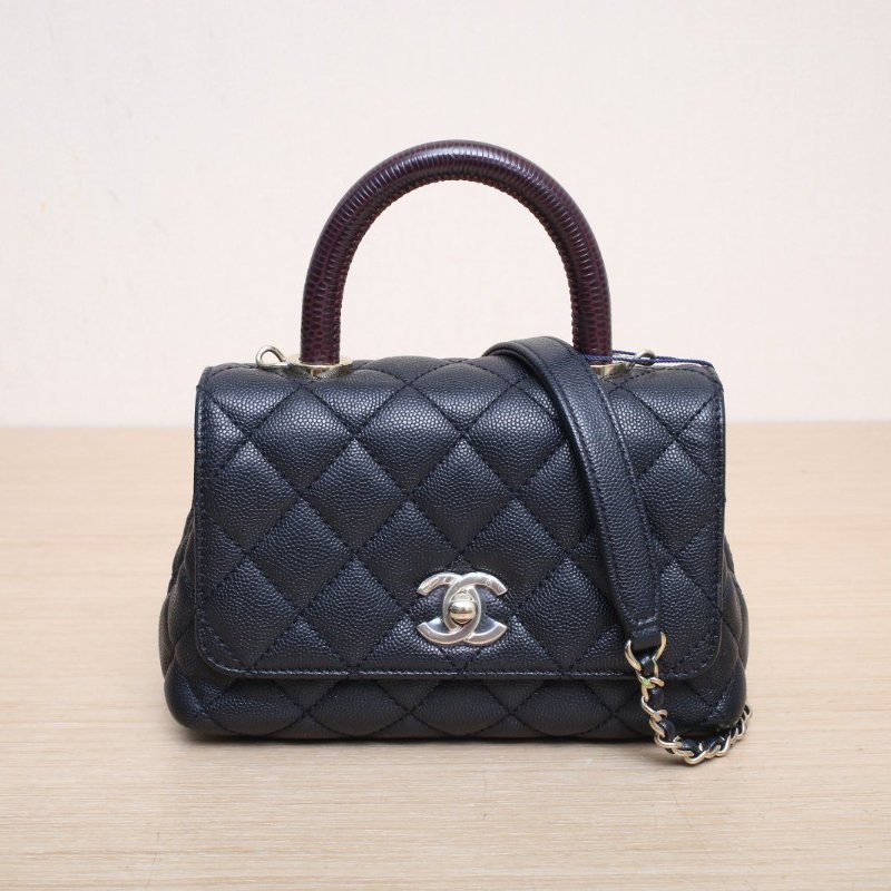 CHANEL CocoHandleMini19黑色荔枝牛皮晶片開淺金扣蜥蜴壓紋手柄肩背包-1