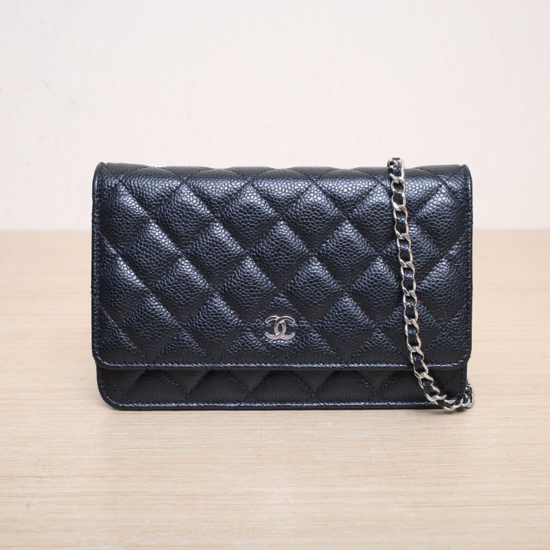 CHANEL CFWOC19黑色荔枝牛皮晶片開銀扣肩背包-1