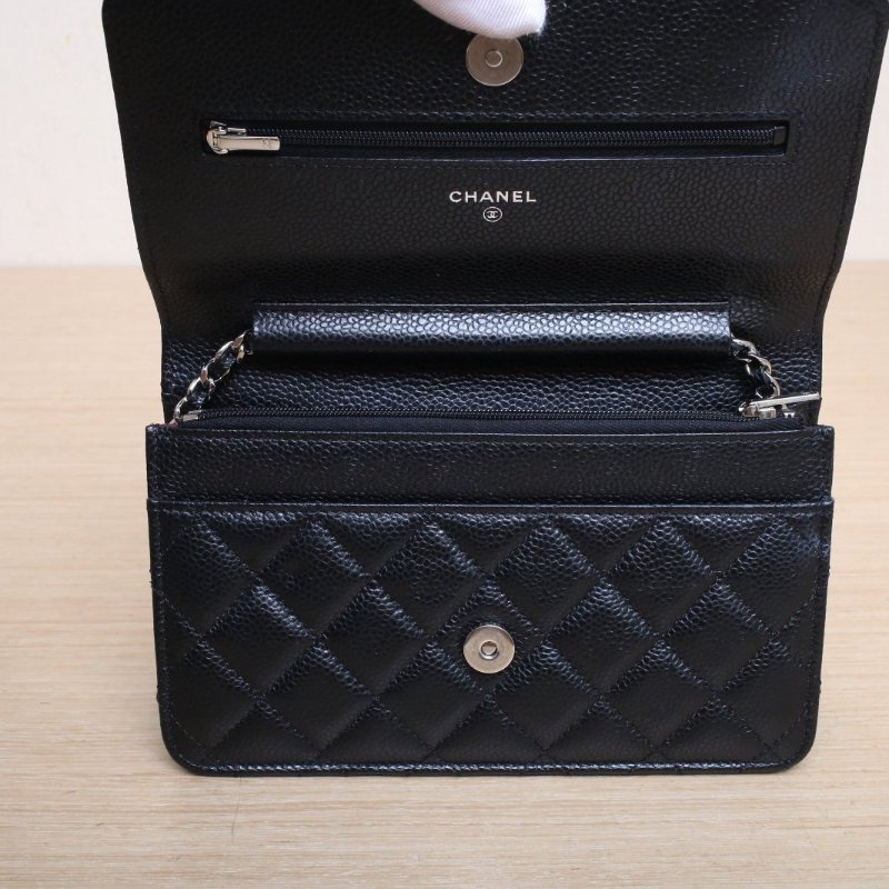 CHANEL CFWOC19黑色荔枝牛皮晶片開銀扣肩背包-2