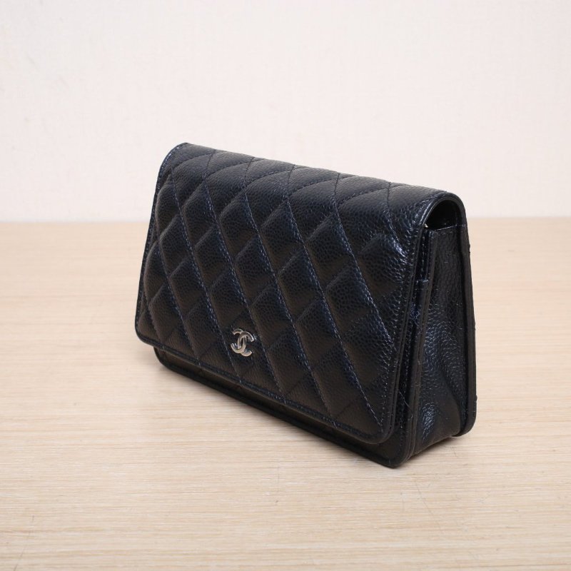 CHANEL CFWOC19黑色荔枝牛皮晶片開銀扣肩背包-4