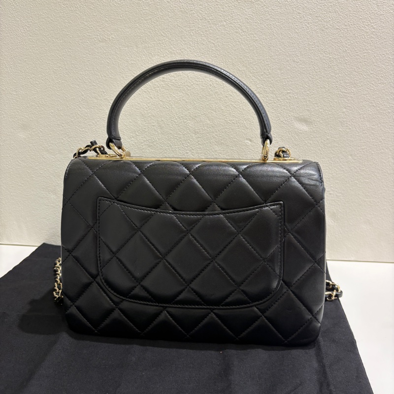 Chanel Trendy cc黑羊皮淡金釦手提斜背包-3