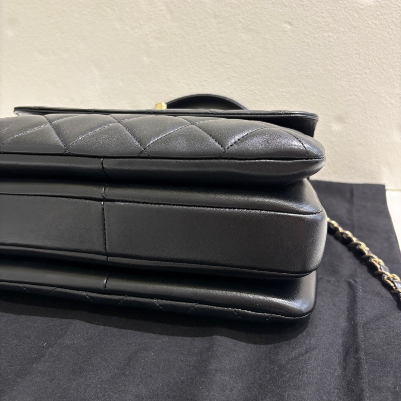 Chanel Trendy cc黑羊皮淡金釦手提斜背包-5