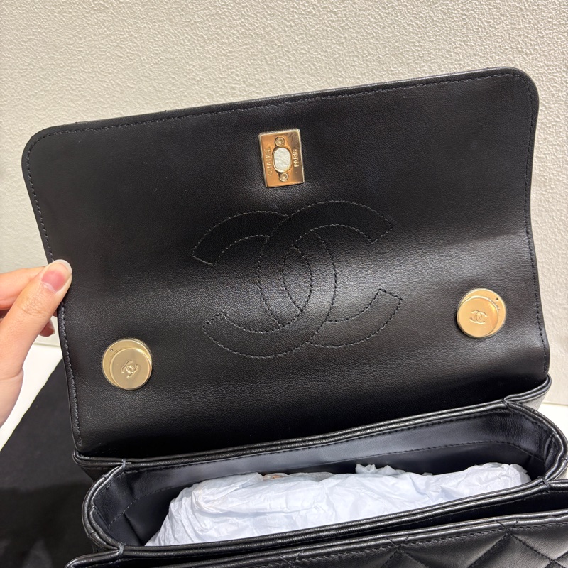 Chanel Trendy cc黑羊皮淡金釦手提斜背包-7