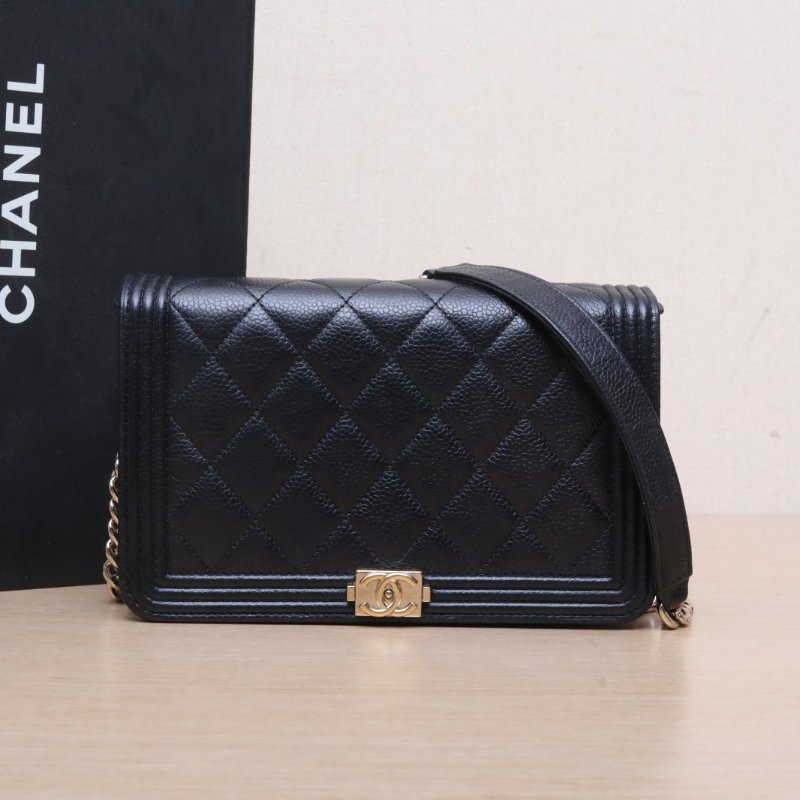 CHANEL LeboyWOC19黑色牛皮28開金扣荔枝菱格紋肩背包-0