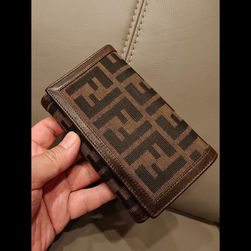 年終大出清，FENDI中夾狀況正常-6