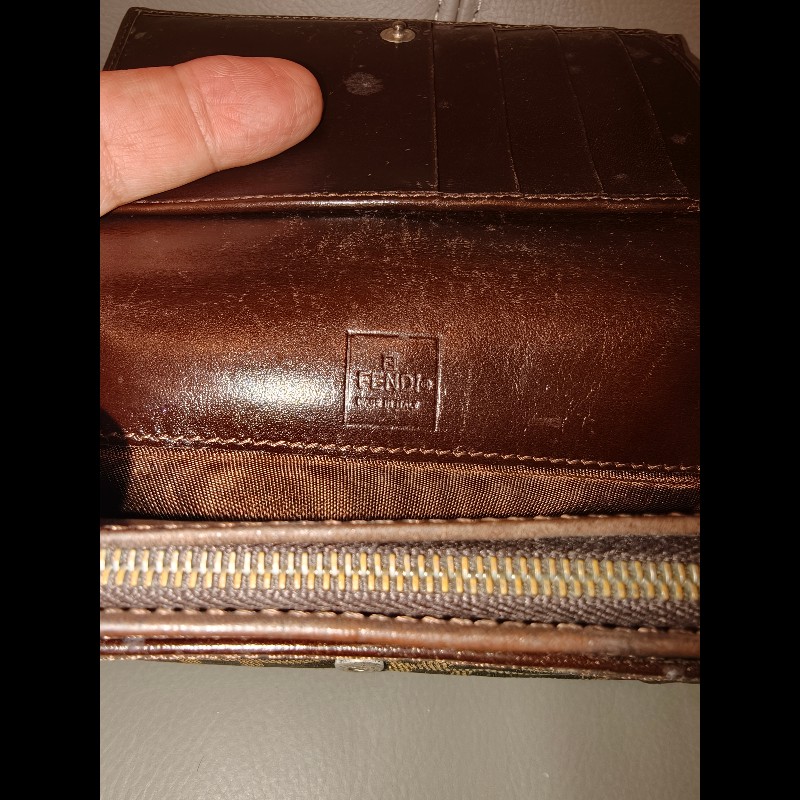 年終大出清，FENDI中夾狀況正常-7