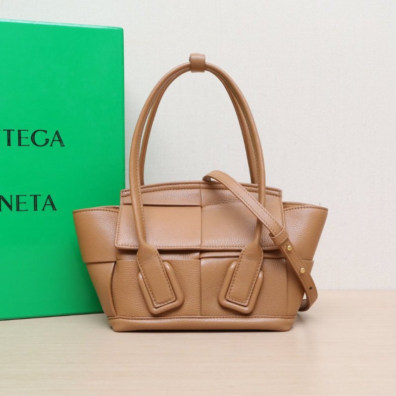 BOTTEGA VENETA Arcomini19金棕色牛皮肩背包-0