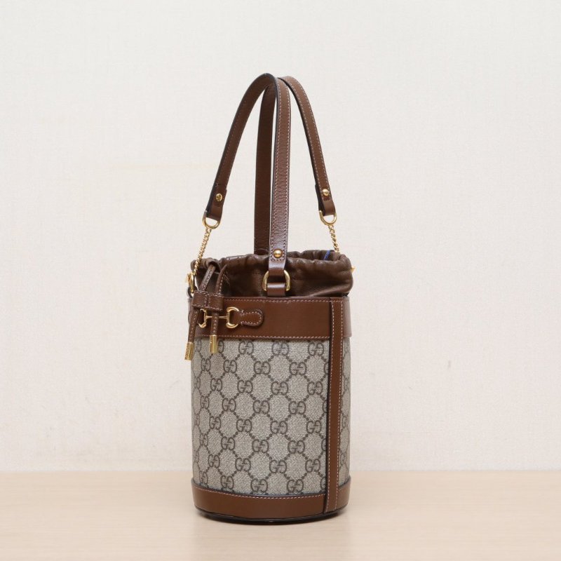 GUCCI Horsebit馬銜扣手提抽繩水桶包14烏木色PVC金扣肩背包-2