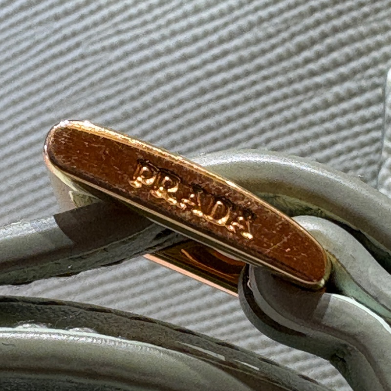 【限量色推薦、優雅滿分】Prada Panier 薄荷綠水桶包|Saffiano 皮革|肩背/斜背兩用|高顏值穿搭首選-12