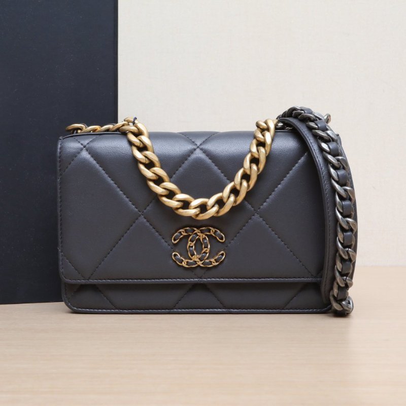 CHANEL 19BAG吸扣WOC19灰色羊皮晶片開金銀扣肩背包-0