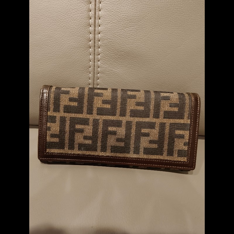 不議價日本帶回,年終特價出清fendi長夾-0