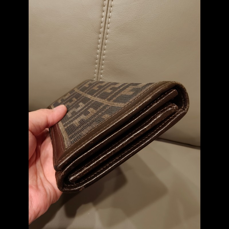 不議價日本帶回,年終特價出清fendi長夾-4