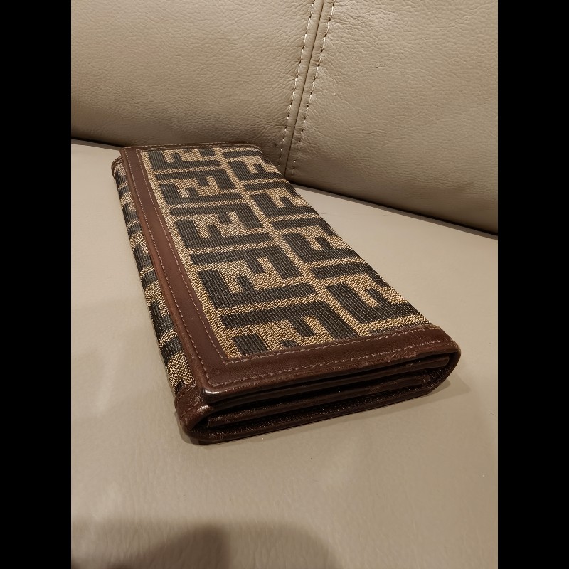 不議價日本帶回,年終特價出清fendi長夾-7