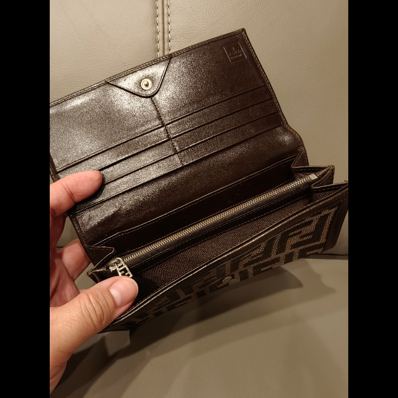 不議價日本帶回,年終特價出清fendi長夾-10