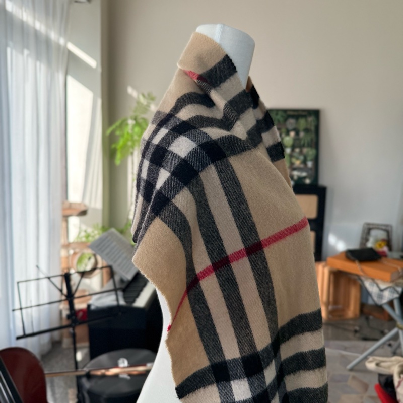 (精品特價優惠 )🌸Burberry 經典格紋羊毛大披肩/圍巾🧣-16