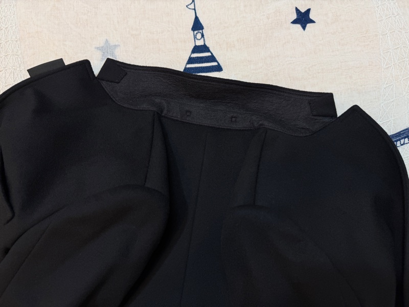 BURBERRY英國黑色羊毛絨量裁大衣UK8-8