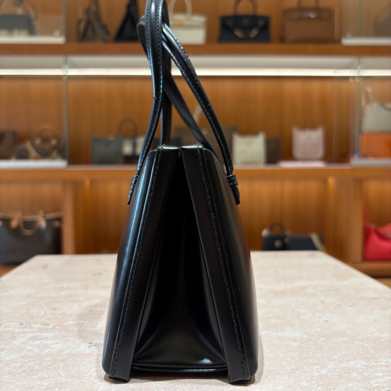 【極簡奢華|經典再現】LOEWE 博物館小方包 黑色皮革手提包|幹練俐落造型|都會時尚首選-3